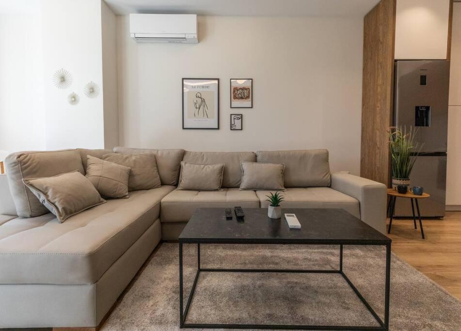 Green Leaf Apartment تيرانا المظهر الخارجي الصورة